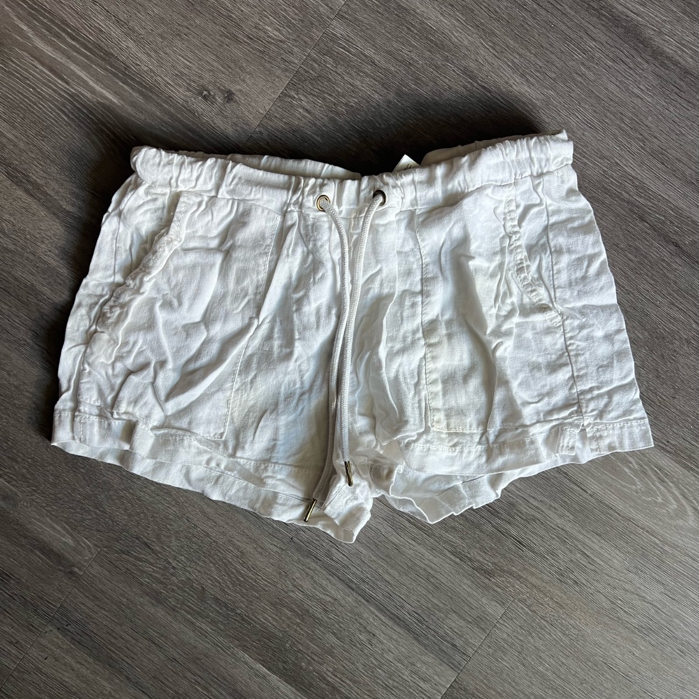 H&M White Women's Linen Shorts